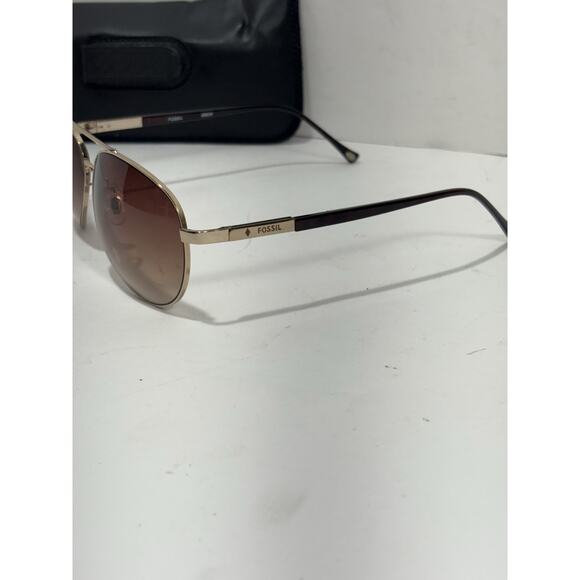 Fossil Women\'s Light Gold-Tone Aviator Sunglasses Brown Lenses- 60 13 128 53529 main image 7